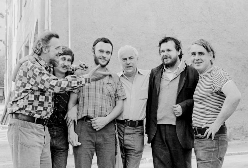 Е.Нутович, В.Длугий, Л.Бажанов, И.Санович, А.Зверев, Н.Смирнов около Горкома графиков, 1979